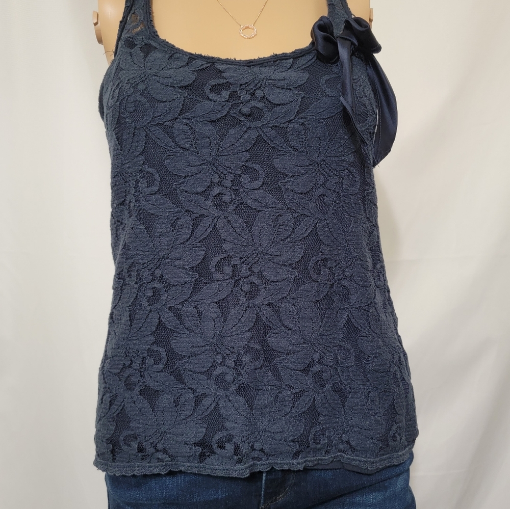 Hollister layered blue lace  racer back tank ladies size small w /left side bow